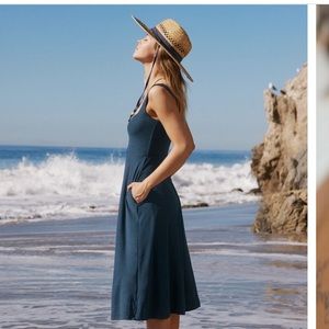 Beyond Yoga Featherweight at the ready square neck dress S